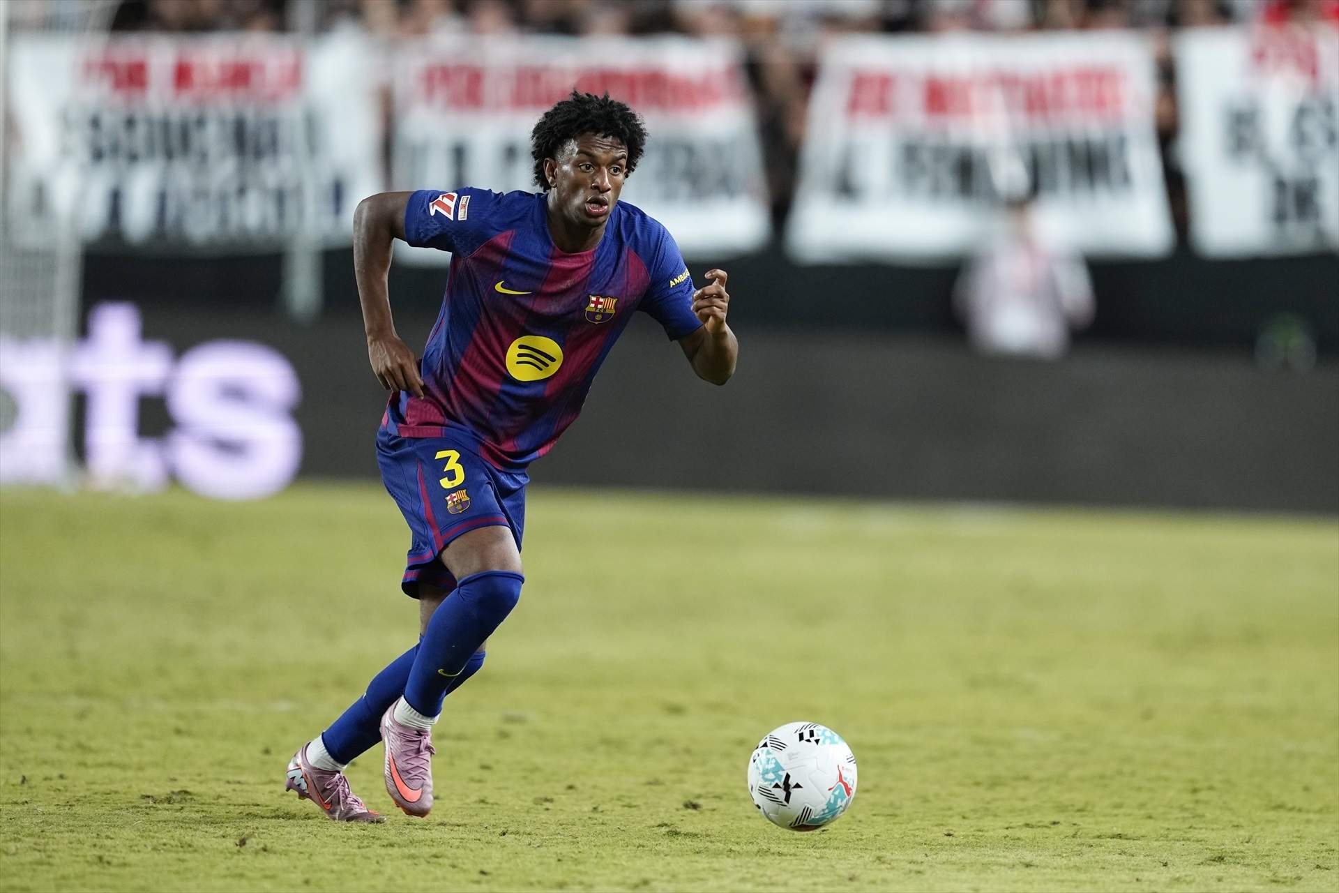 Alejandro Balde (50 milions), a la llista de transferibles del Barça amb dos noms més, un portarà polèmica