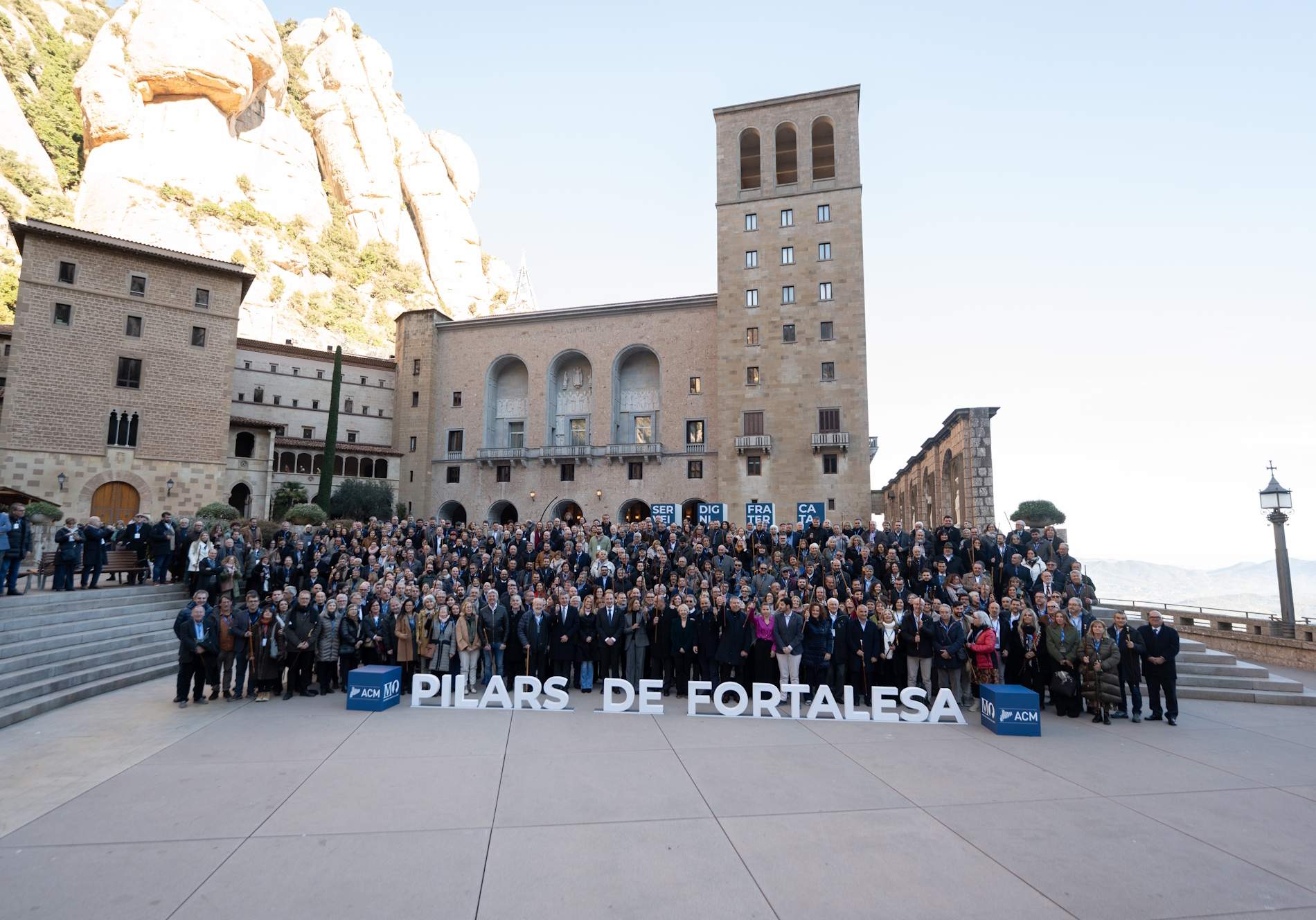 Més de 500 alcaldes d'arreu de Catalunya celebren el Mil·lenari de Montserrat