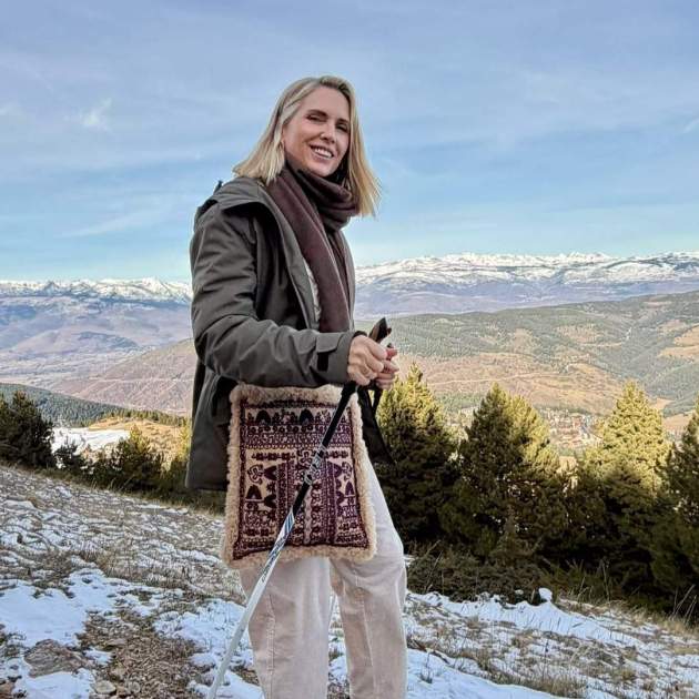 Judit Mascó caminando por la montaña / Instagram