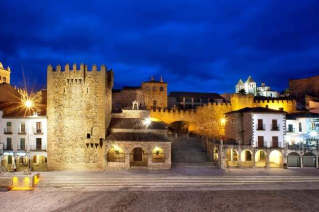3. Cáceres. Plaza Mayor. Fuente Patronato Municipal de Turismo 3. Cáceres. Plaza Mayor. Fuente Patronato Municipal de Turismo