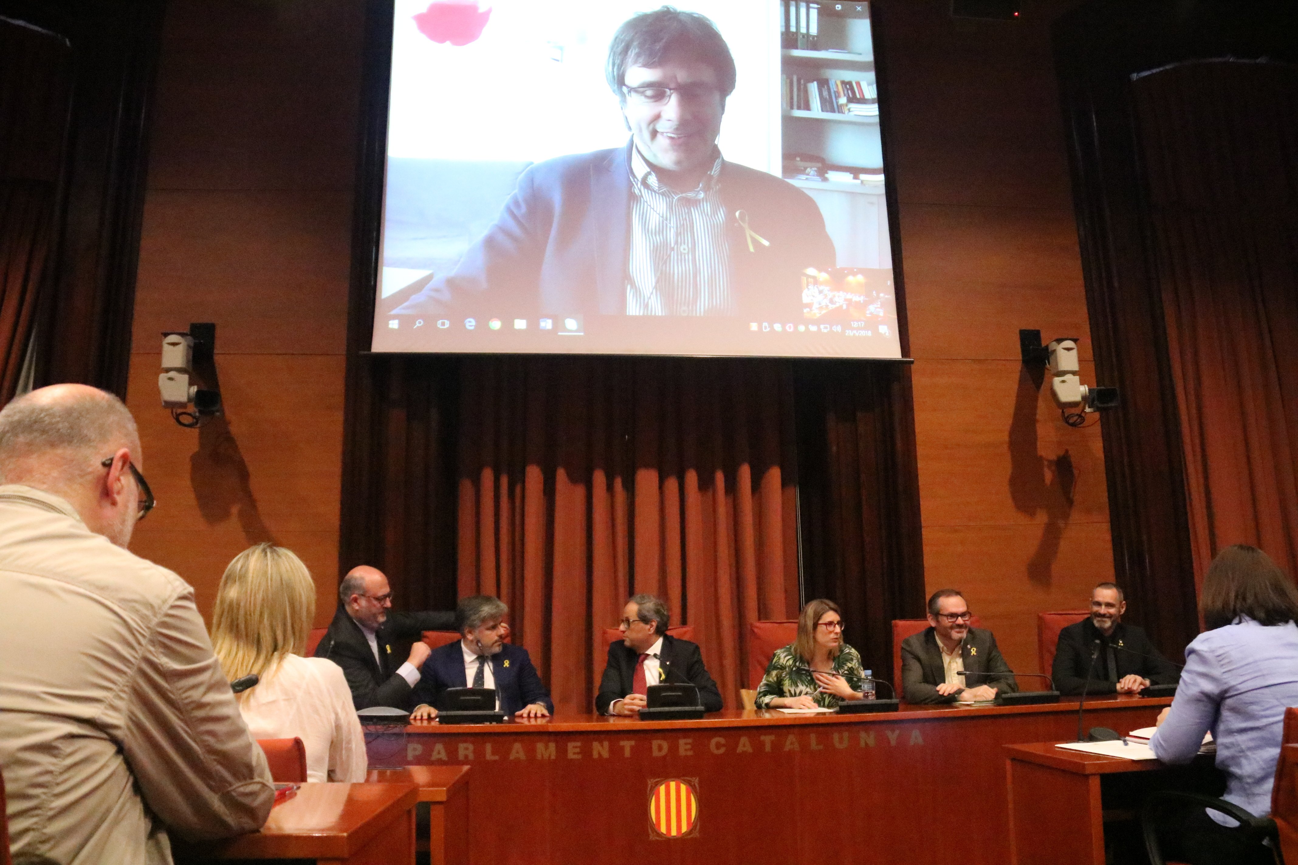 Puigdemont i els diputats presos de JxCat no delegaran les seves funcions al Parlament