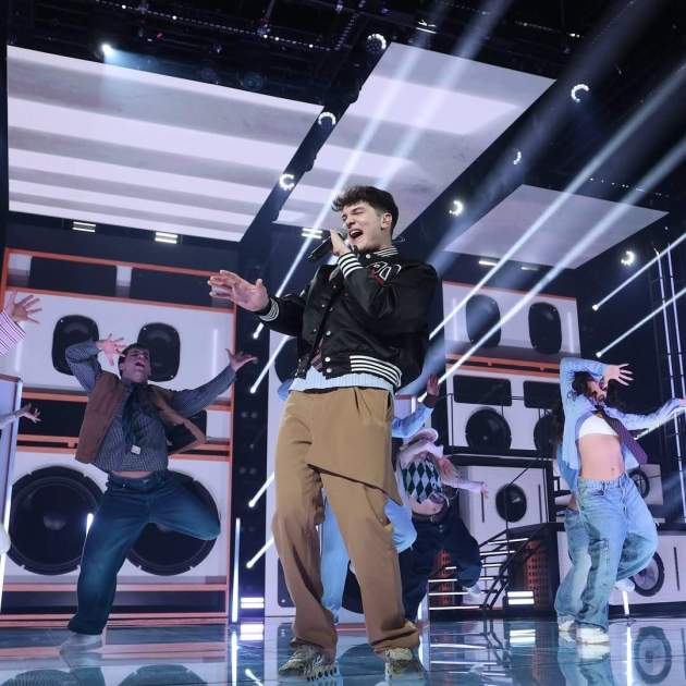 Crespo, 10é expulsat interpretant 'Columbia' de Quevedo / Instagram