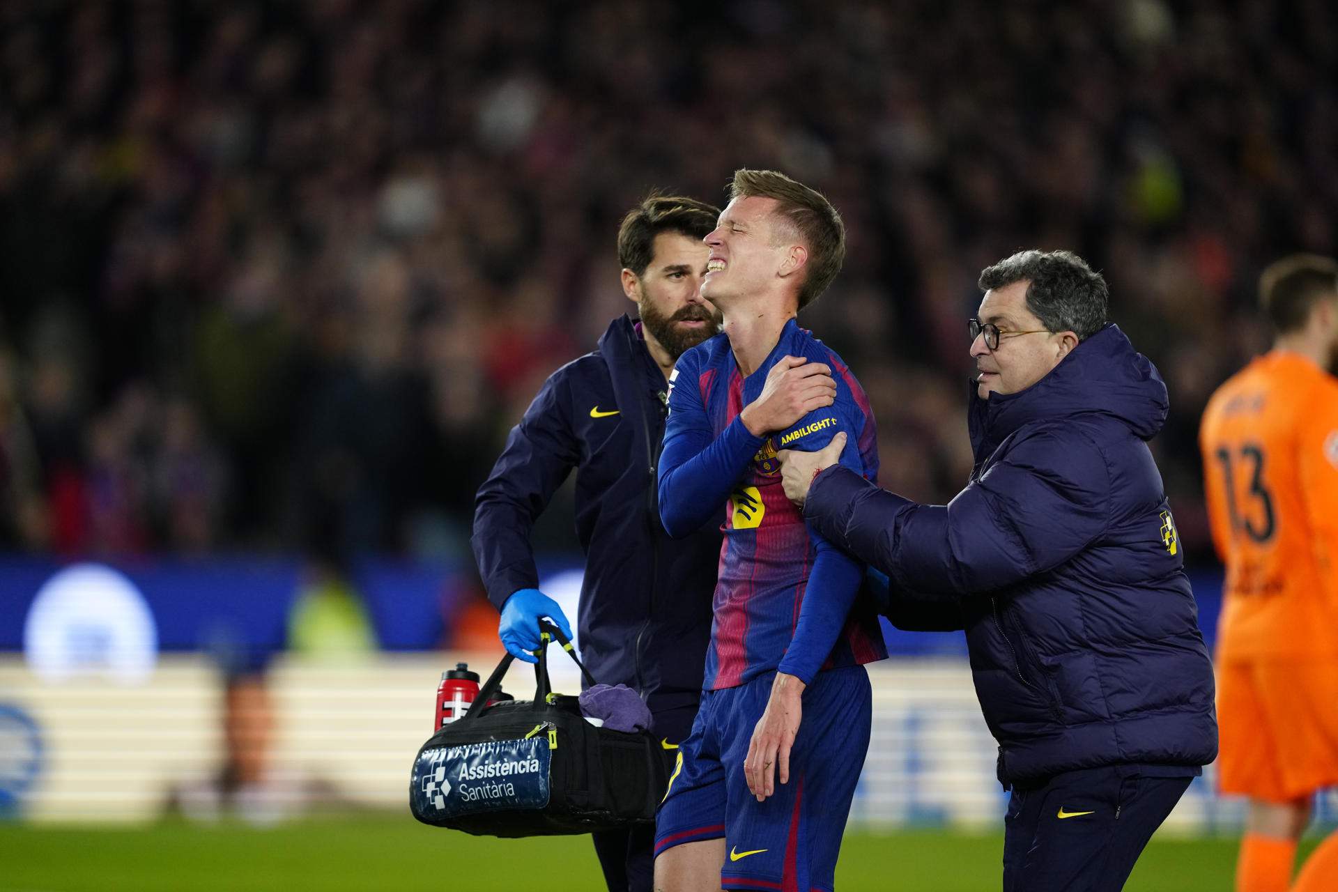 Lesió de Dani Olmo: què li passa, quina lesió té i quant de temps estarà de baixa amb el Barça