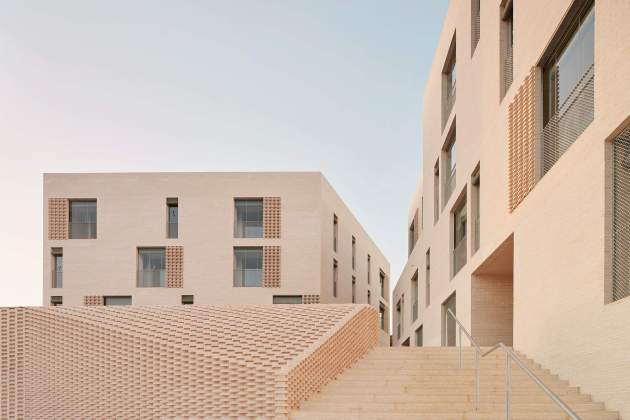 40 habitatges al Masnou. Autoria Peris + Toral arquitectes. Foto José Hevia