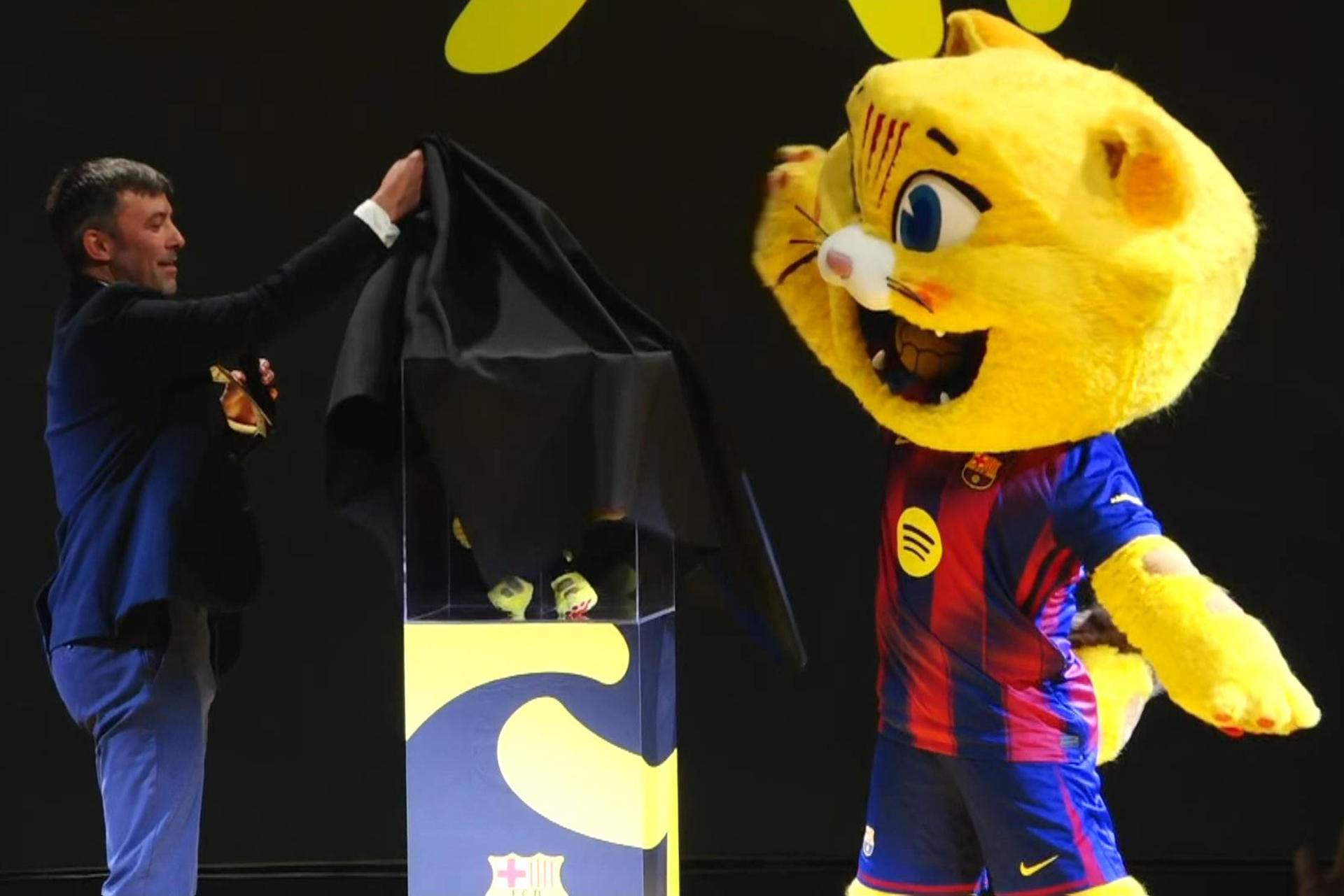 Estalla el 'fenómeno CAT': 5.000 unidades del nuevo peluche de la mascota del Barça se agotan en 10 minutos