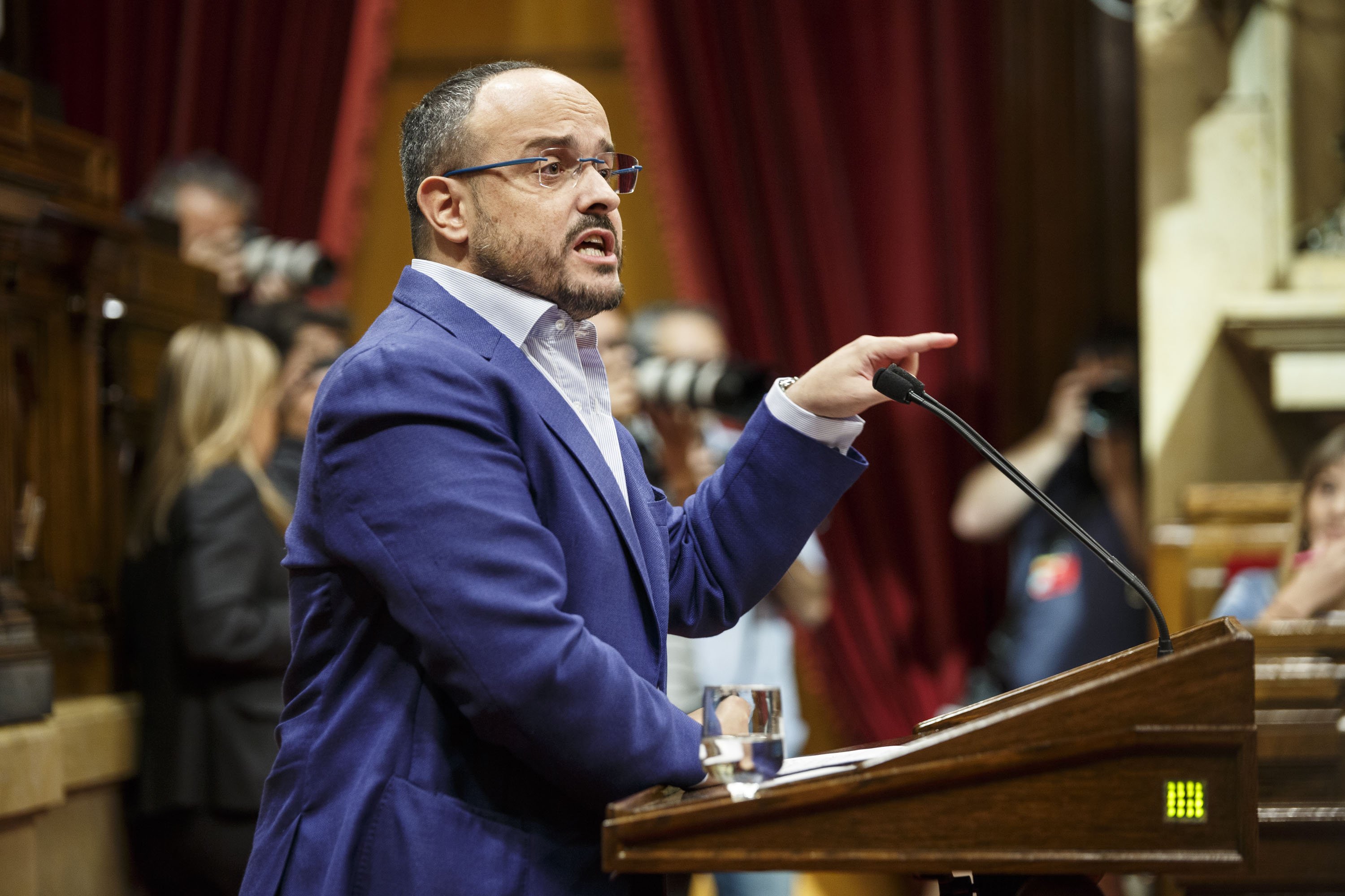 Alejandro Fernández oficialitza la seva candidatura per liderar el PPC