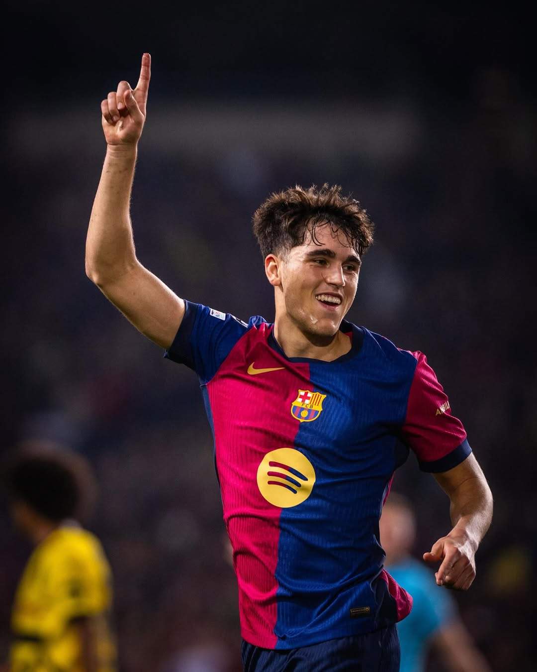 Cubarsí, fart de tapar-li les vergonyes, li ha donat un toc d'atenció