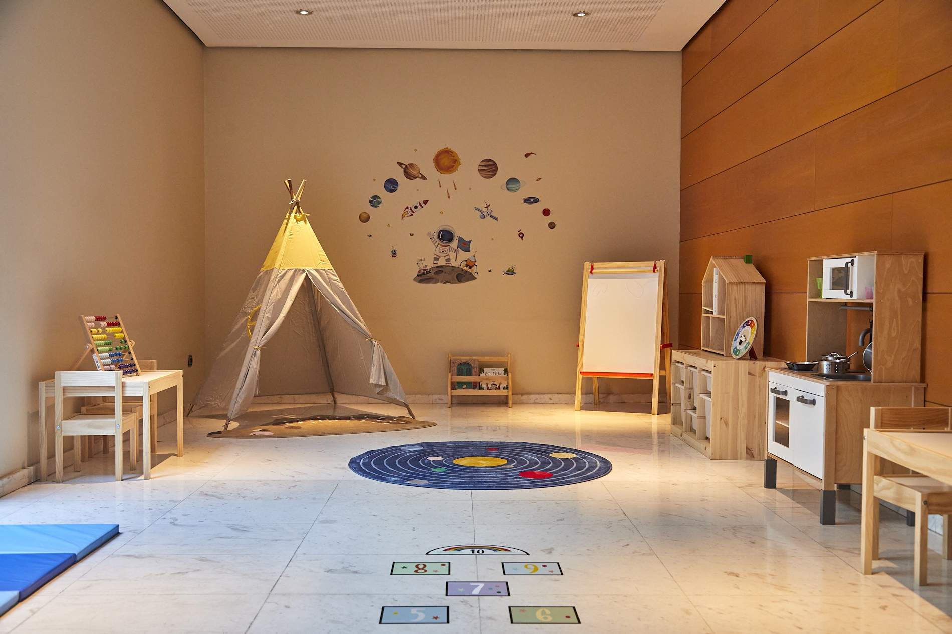 ALTIMA 241213 TRD Sala Infantil+Inmersiva 0346 (1) ALTIMA 241213 TRD Sala Infantil+Inmersiva 0346 (1)