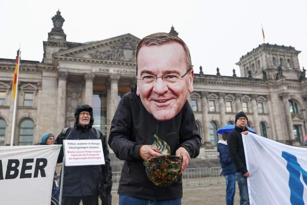 Protestes a Berlín en contra del servei militar | EFE Protestes a Berlín en contra del servei militar | EFE