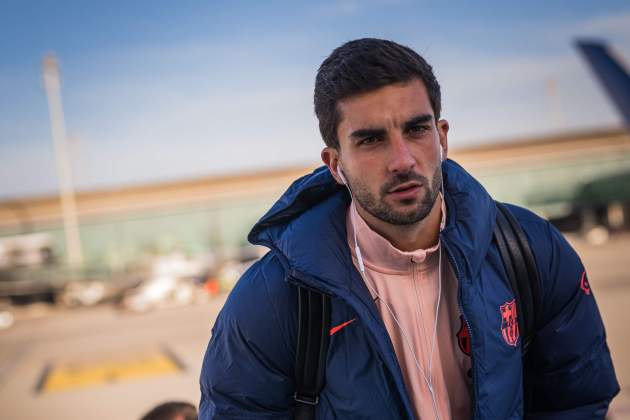 Ferran Torres avión Barça / Foto: FC Barcelona