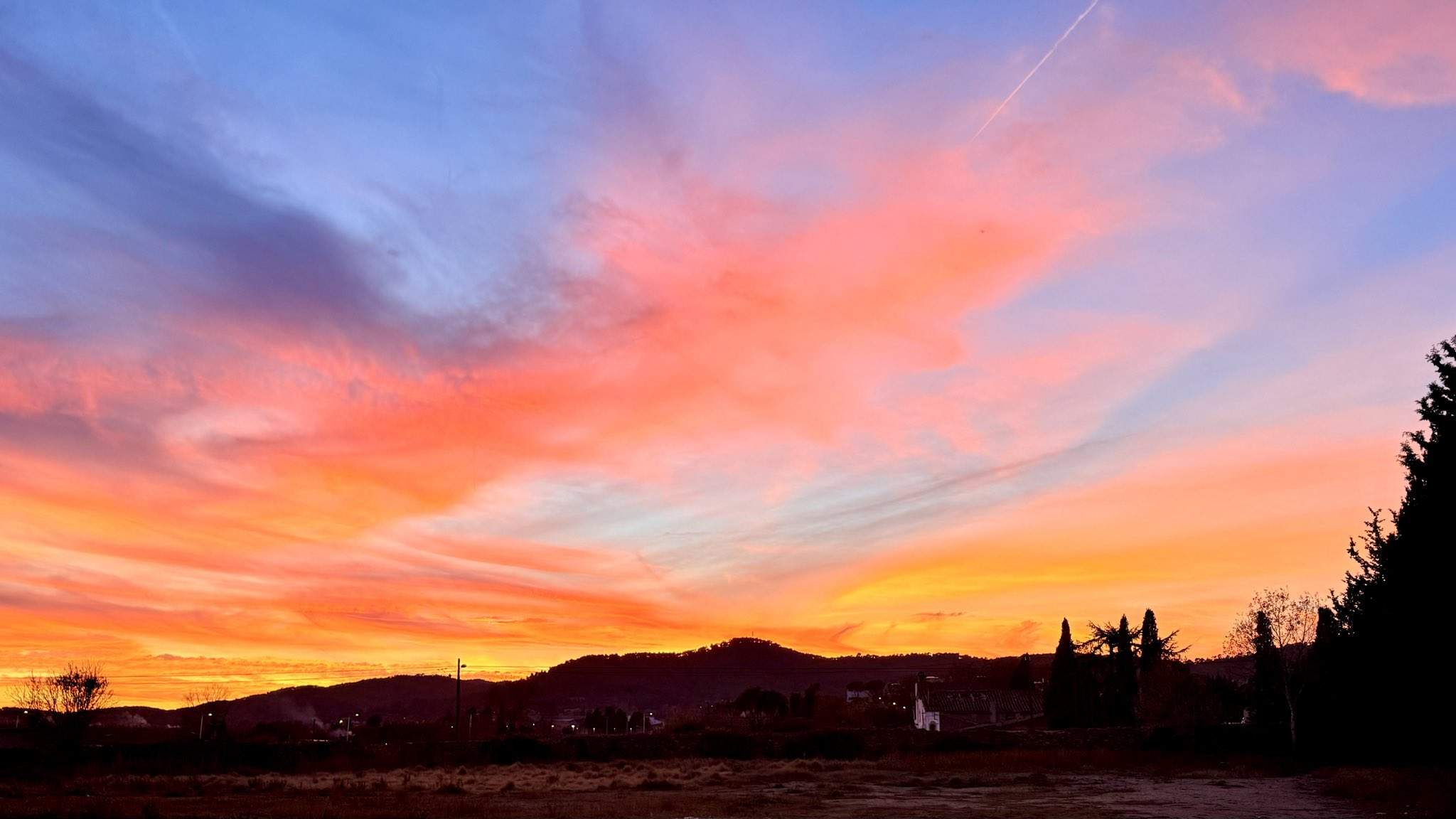 L’anticicló s’apodera de Catalunya: temperatures suaus i calma amb boires tossudes a Ponent