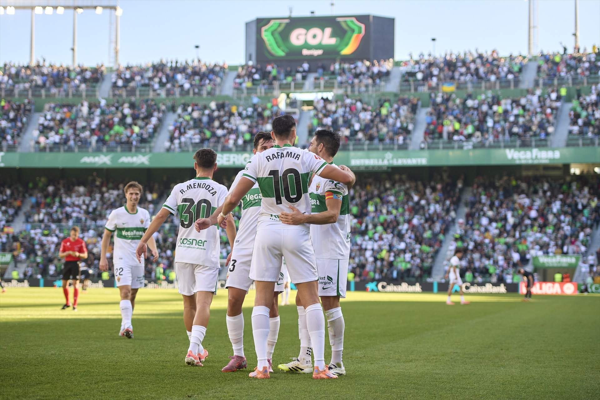 Un Girona vulnerable se hunde en Elche (3-0) y vuelve a ver fantasmas del principio de temporada