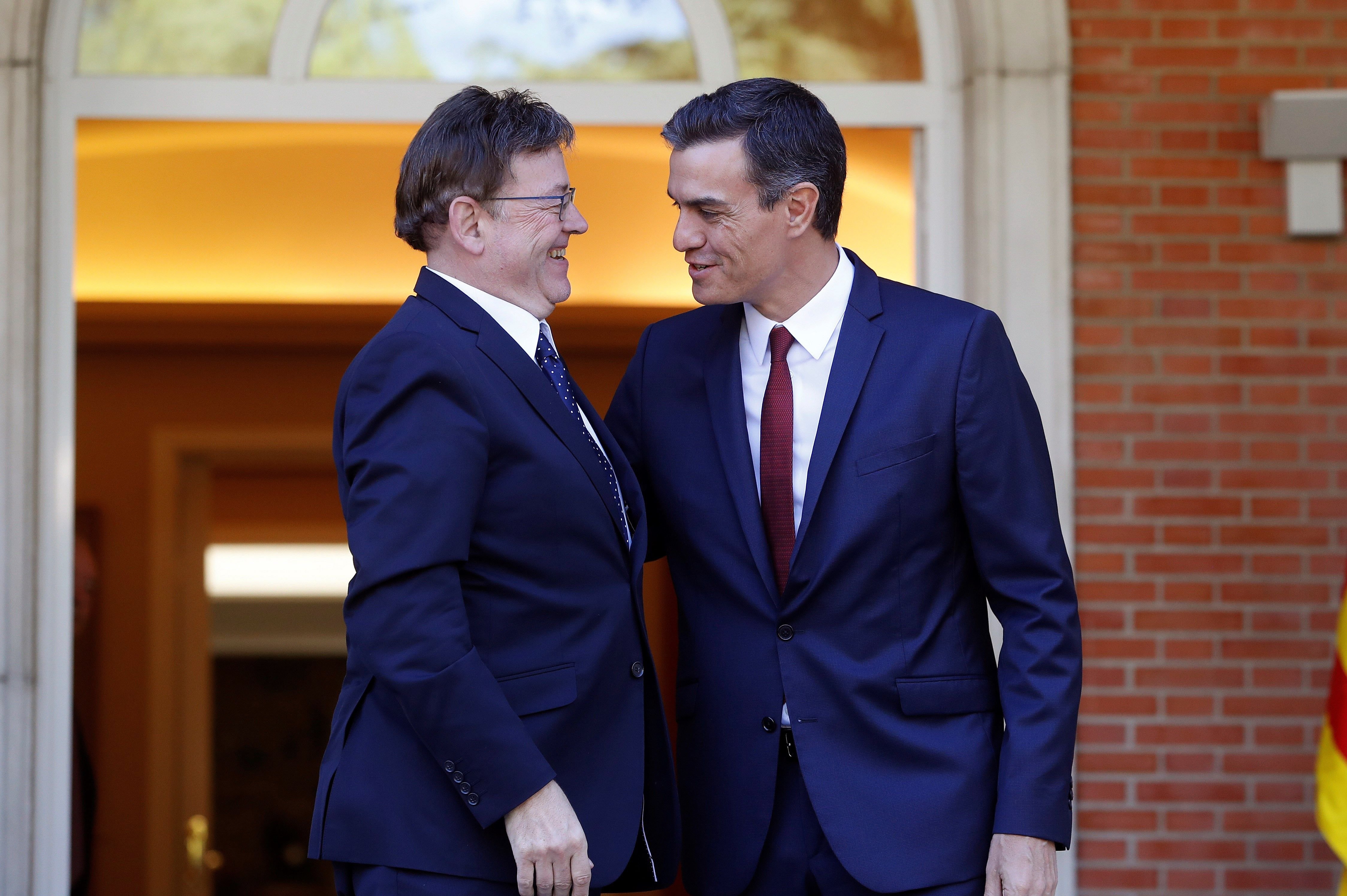 Spanish government tells Valencia to communicate with Catalonia in Spanish