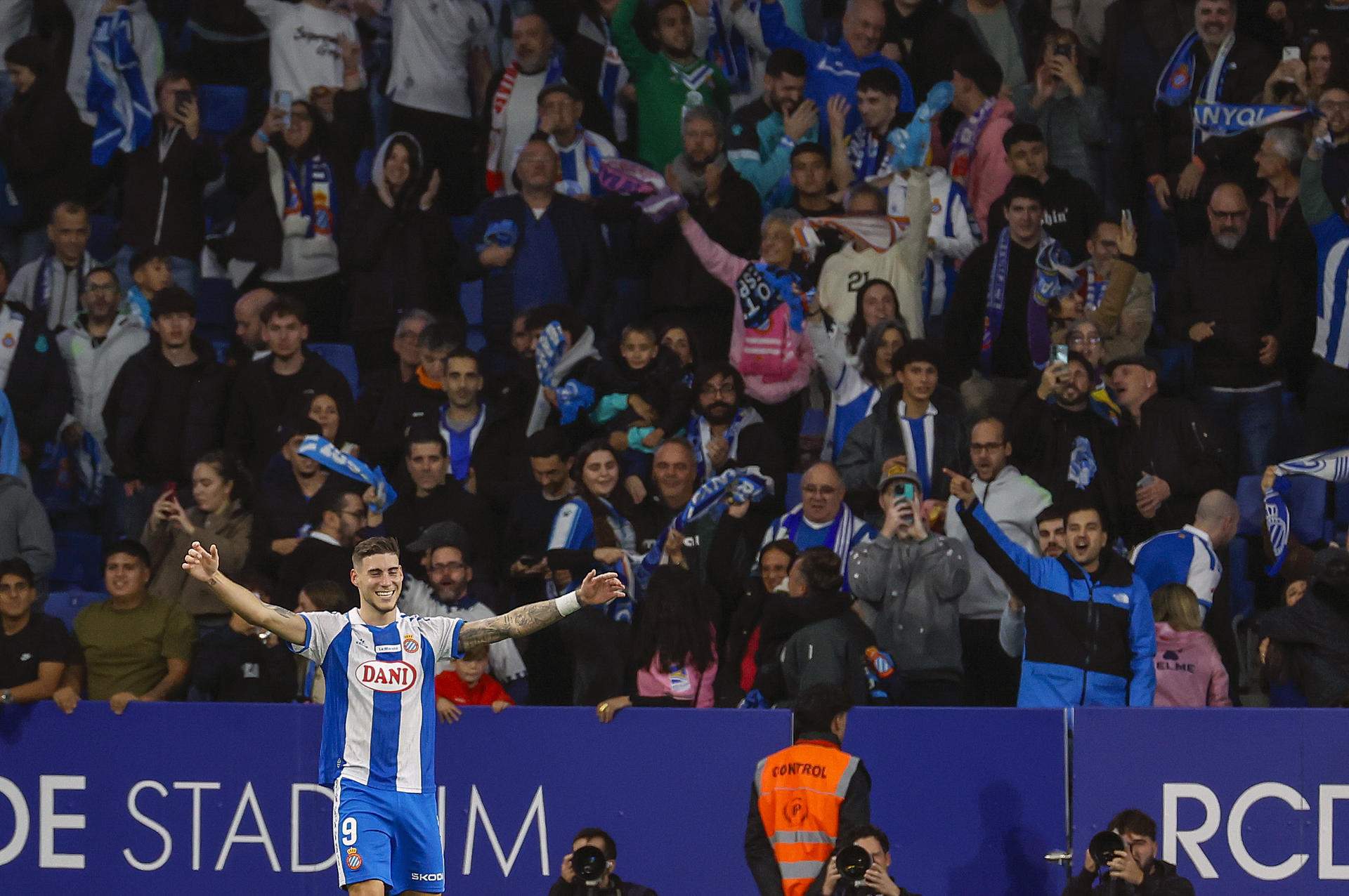 Roberto Fernández, el davanter de moda: les espectaculars xifres del referent de l’Espanyol