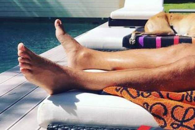 jorge javier vázquez en la piscina