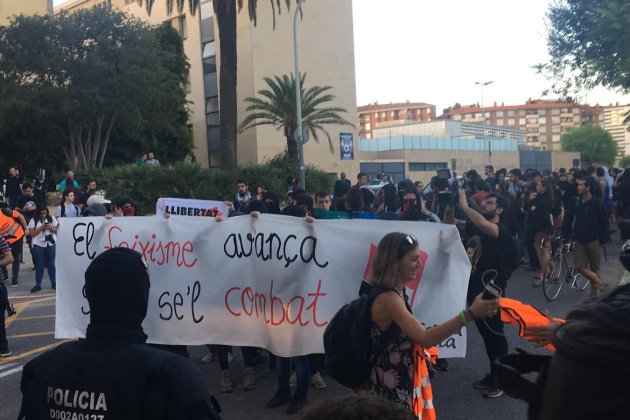 manifestacio antifeixista sarria - adria rovira