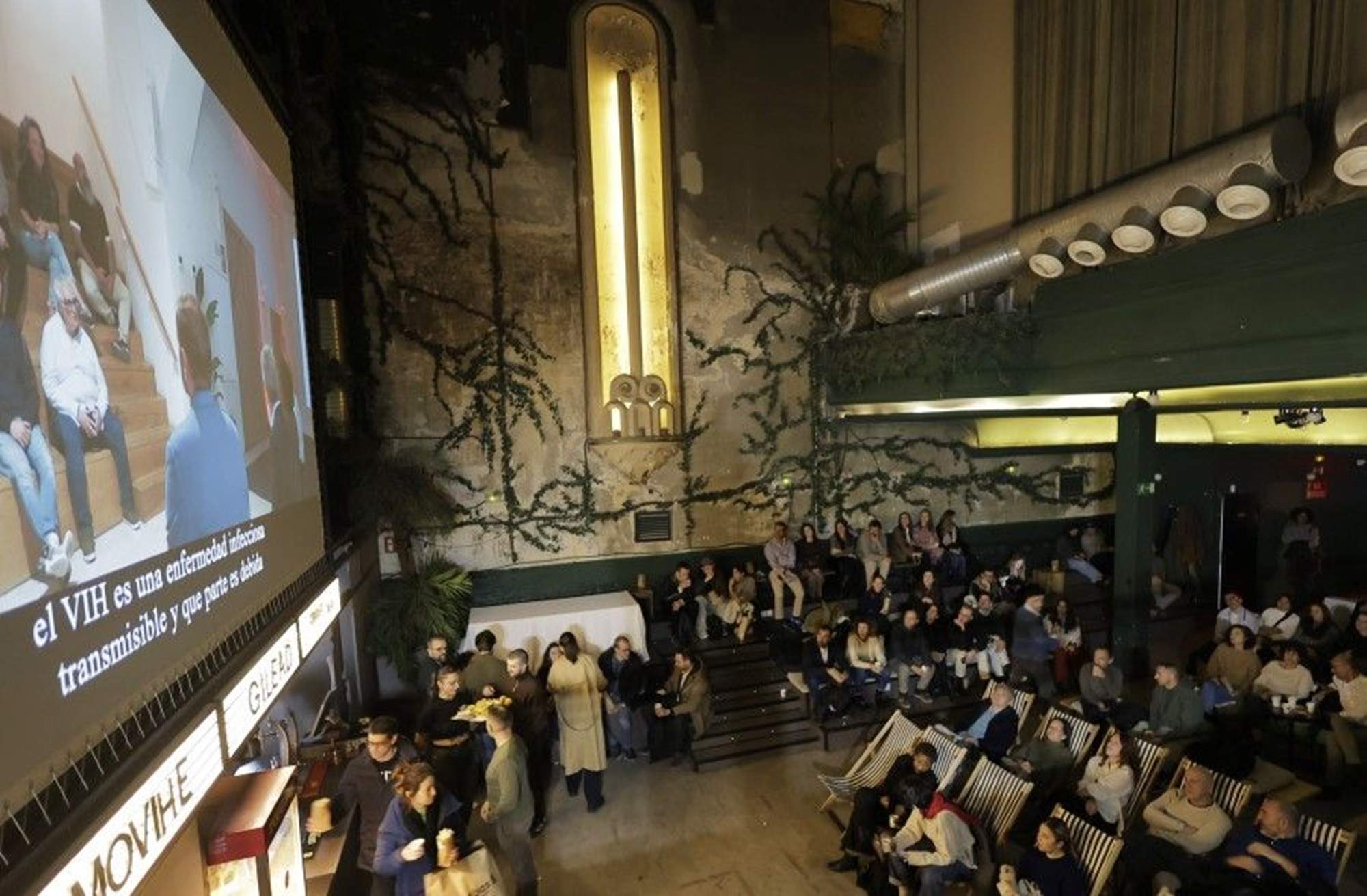 L'experiment social 'the moVIHe' evidencia l'estigma que persisteix al voltant del VIH