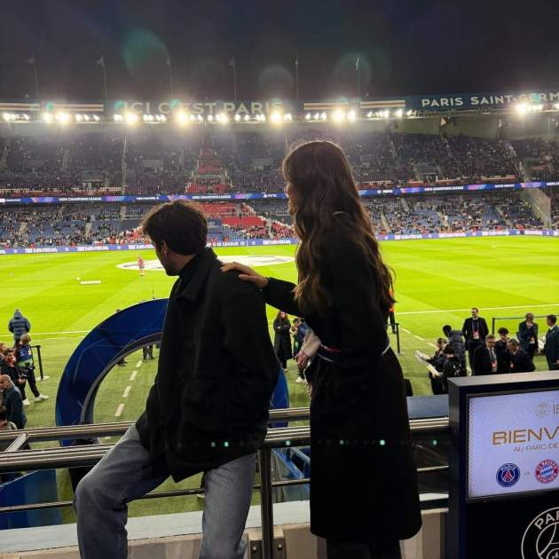 Sira Martínez y Pacho en el Parc des Princes / Instagram Sira Martínez y Pacho en el Parc des Princes / Instagram