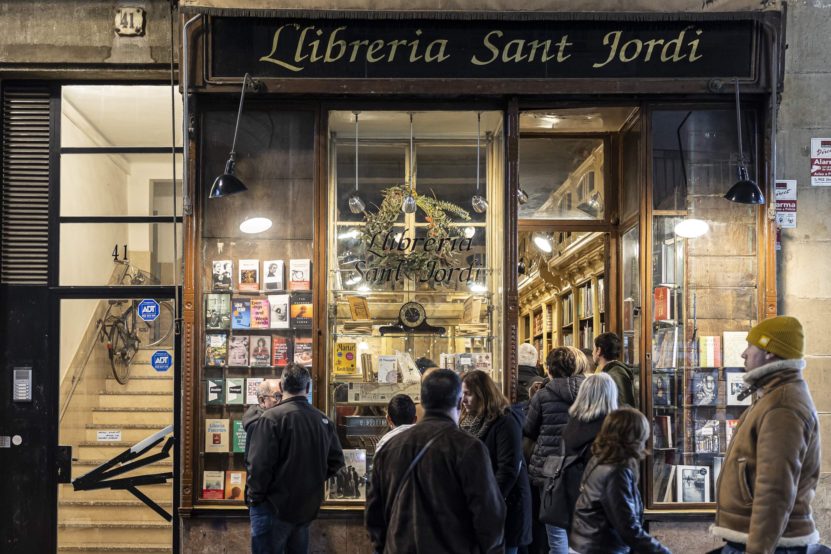 La Llibreria Sant Jordi reneix com a referent cultural del carrer Ferran de Barcelona
