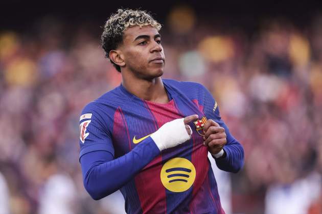 Lamine Yamal escudo Barça / Foto: Europa Press Lamine Yamal escudo Barça / Foto: Europa Press