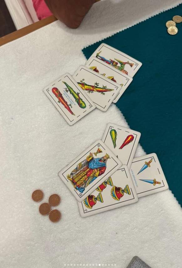 Alcaraz, jugando a cartas con los amigos IG Alcaraz, jugando a cartas con los amigos IG