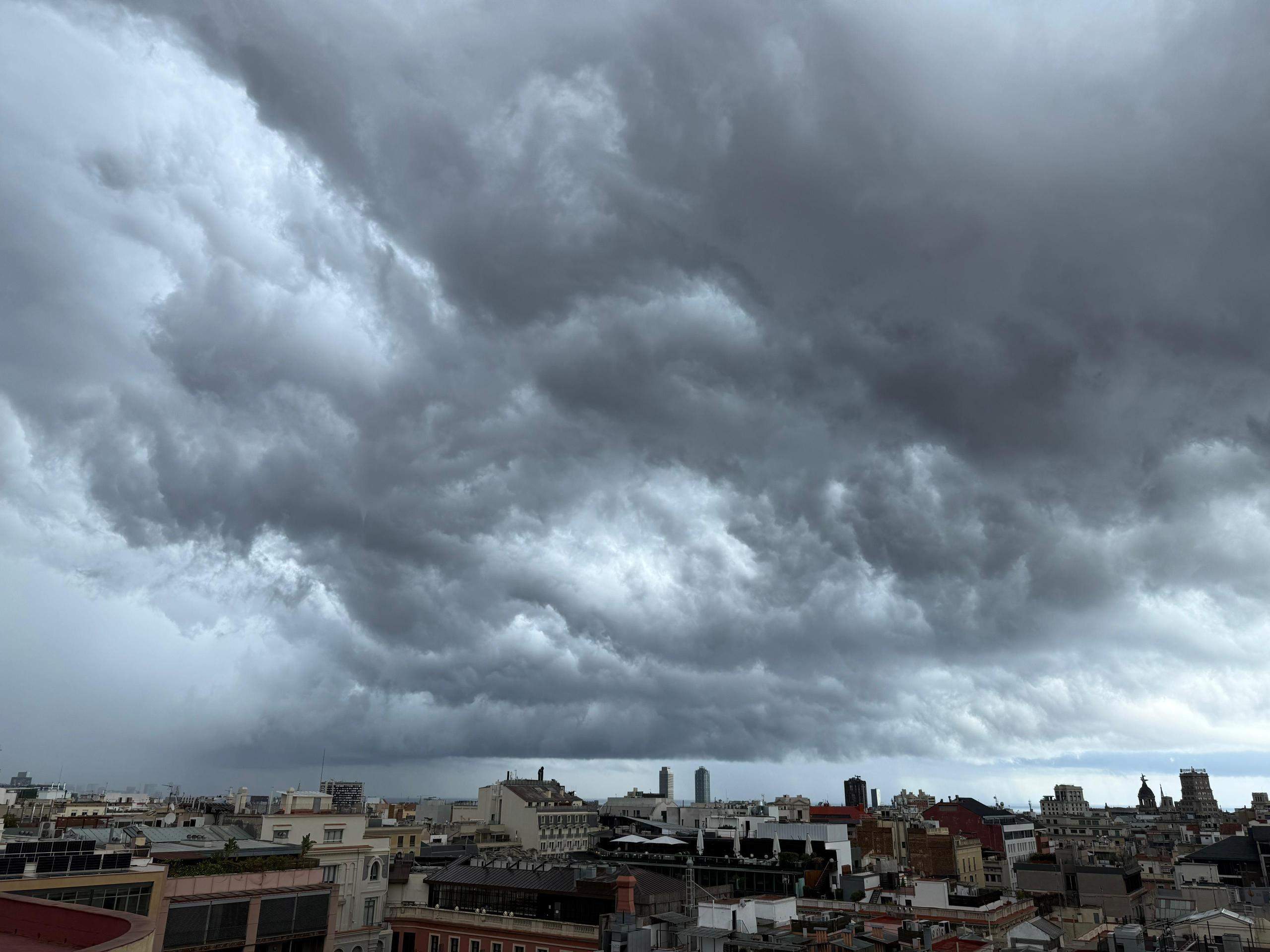 La borrasca Emilia arribarà a Catalunya amb un episodi de pluges abundants i poc fred