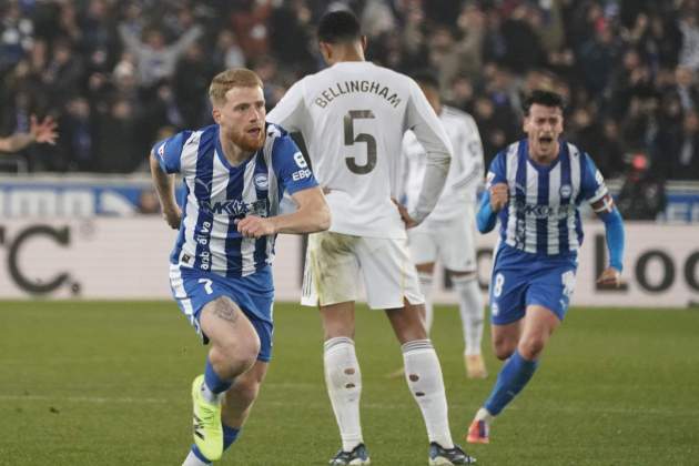 Carlos Vicente celebra el seu gol amb l'Alabès contra el Reial Madrid / Foto: EFE Carlos Vicente celebra el seu gol amb l'Alabès contra el Reial Madrid / Foto: EFE