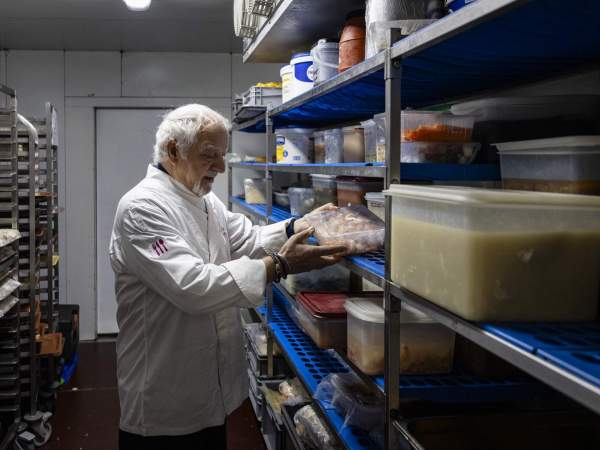 Entrevista Pere López, gerent i xef de Teca Sàbat / Foto: Carlos Baglietto Entrevista Pere López, gerent i xef de Teca Sàbat / Foto: Carlos Baglietto