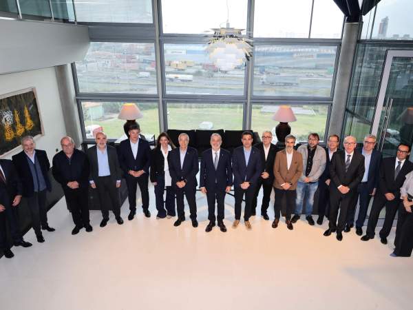 Els membres del plenari del Consorci de la Zona Franca de Barcelona, presidit per l'alcalde Jaume Collboni
