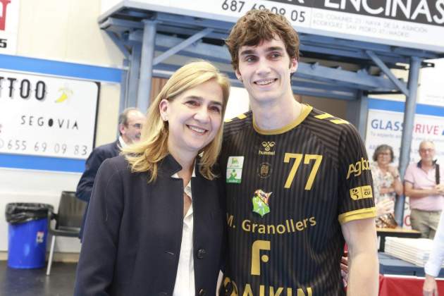 Pablo Urdangarin amb la seva mare el passat mes de maig després d'un partit Gtres Pablo Urdangarin amb la seva mare el passat mes de maig després d'un partit Gtres