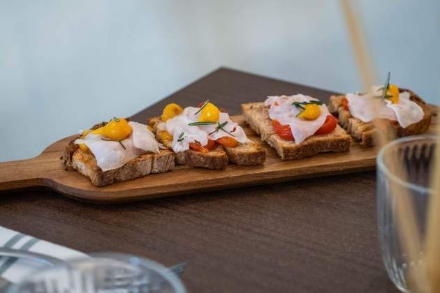 La bruschetta de pimiento escalivado de Algrano Bistró. / Foto: Marta Garreta