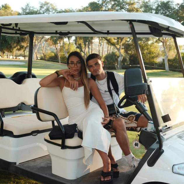 Abraham Mateo y Esty / Instagram