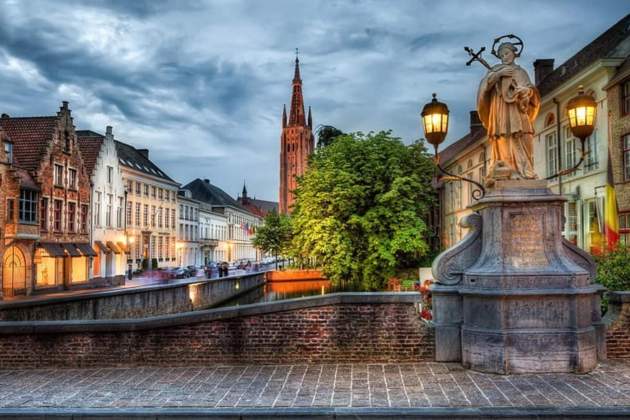 3. Brujas. Puente sobre el canal. Fuente Pinterest