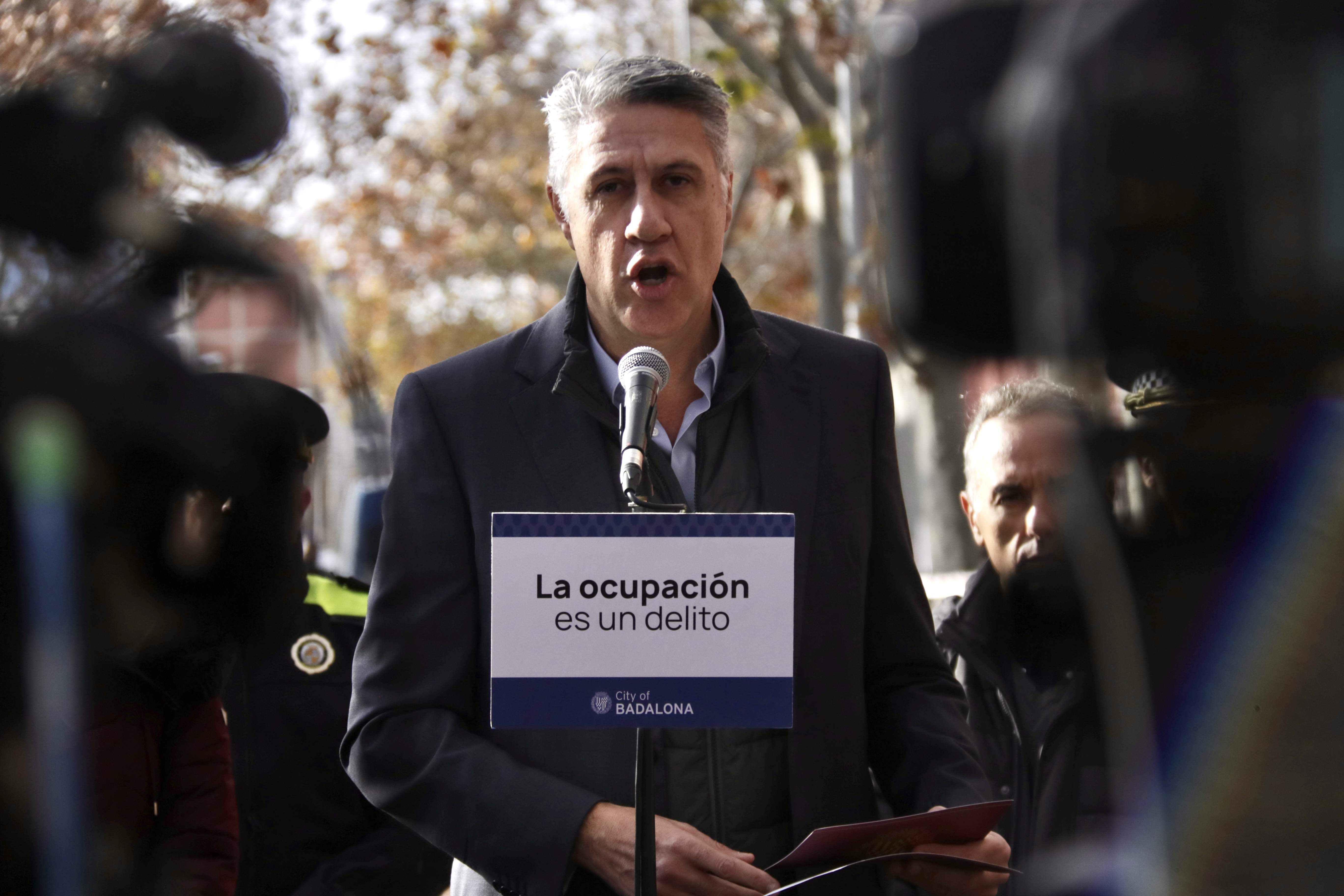 Albiol recupera el B9 y asegura que no gastará ni un euro con los que han hecho la vida imposible en el barrio