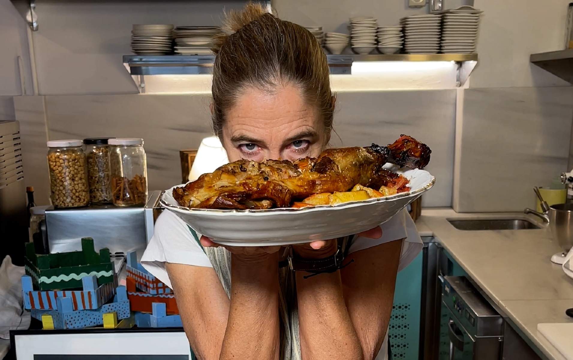 Cómo hacer el cordero al horno para que quede buenísimo: el paso a paso de Ada Parellada