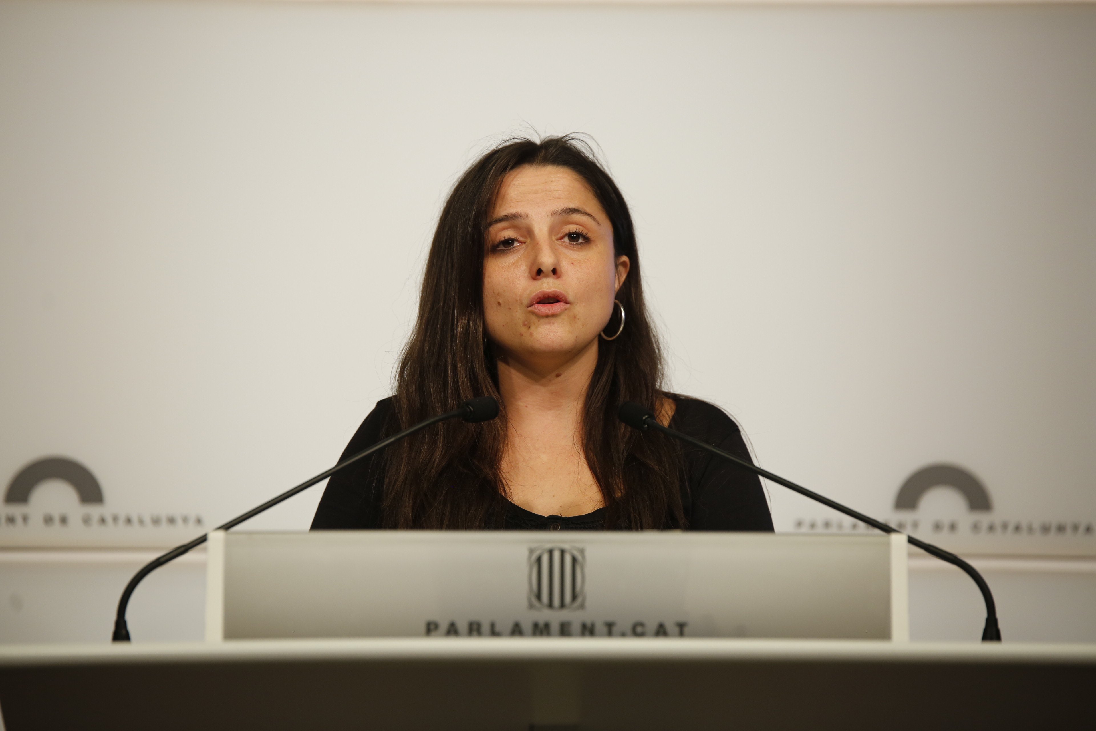 Sirvent cree que un mosso la apuntó para herirla