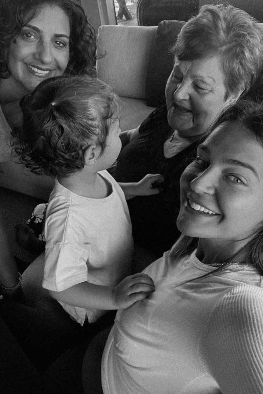 Escanes, su madre, su abuela y Roma / Instagram Escanes, su madre, su abuela y Roma / Instagram