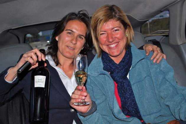 Irene Alemany amb una copa de Sotlefriec blanc de l'any 2005 Foto Cedida