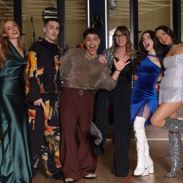 Noemí Galera amb els cinc finalistes / Instagram