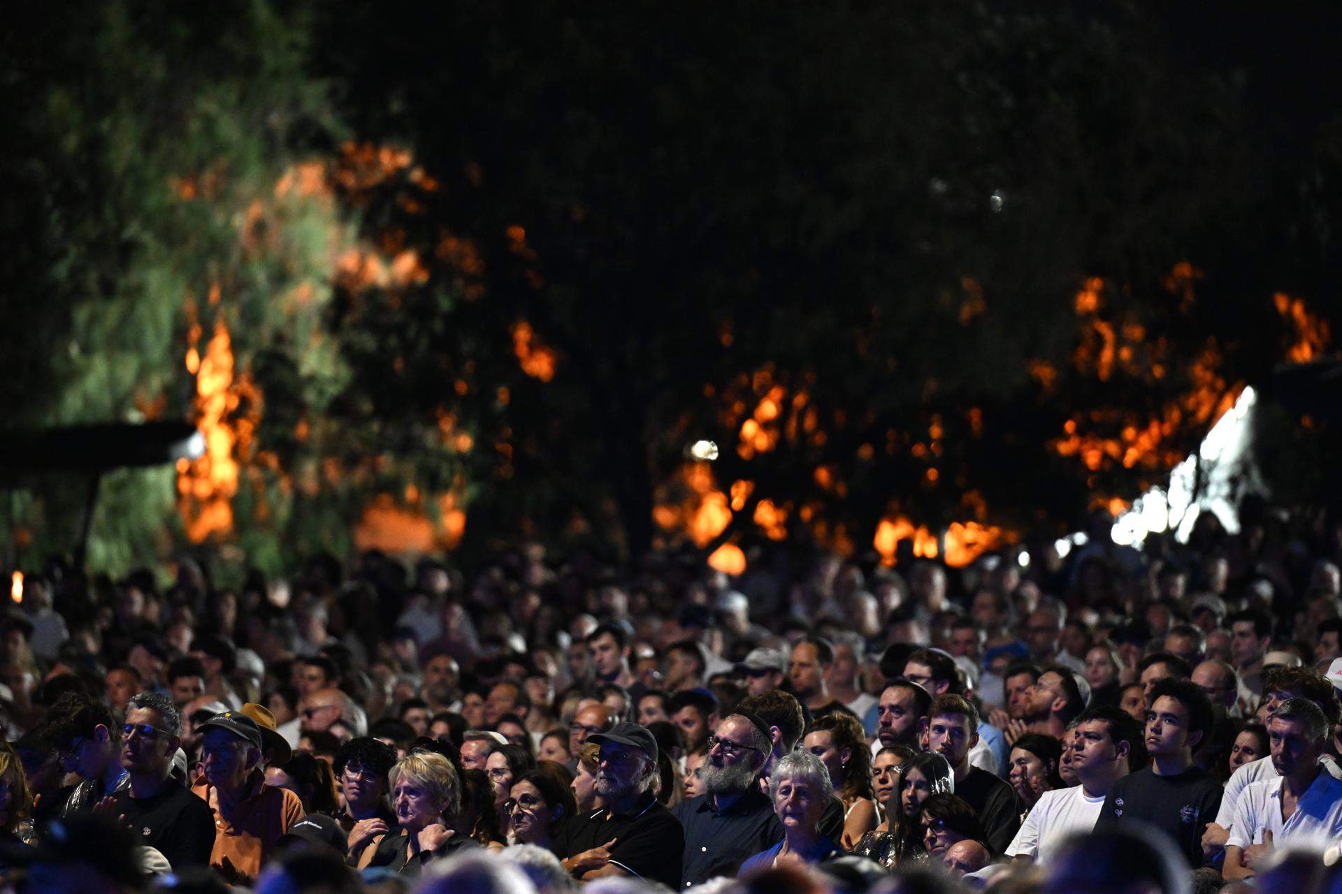 Luz contra la oscuridad: el homenaje a los caídos de Bondi Beach con un Día de reflexión y encendido de velas