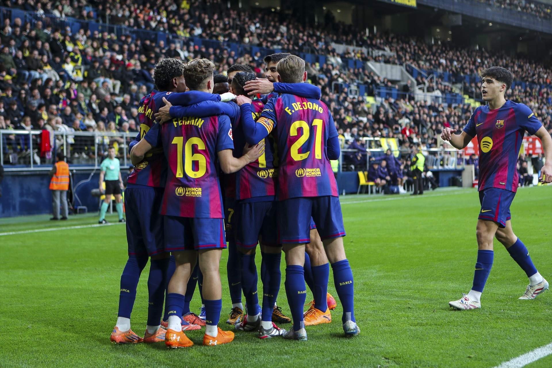 Un Barça pragmàtic s'imposa al Vila-real (0-2) i se'n va de vacances com a líder sòlid