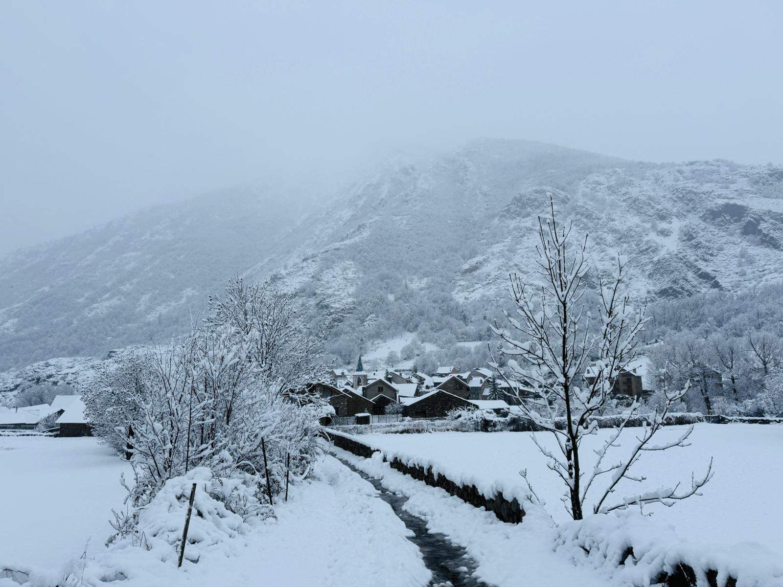 El matí de Reis s’aixeca amb Catalunya sota zero i vent glaçat