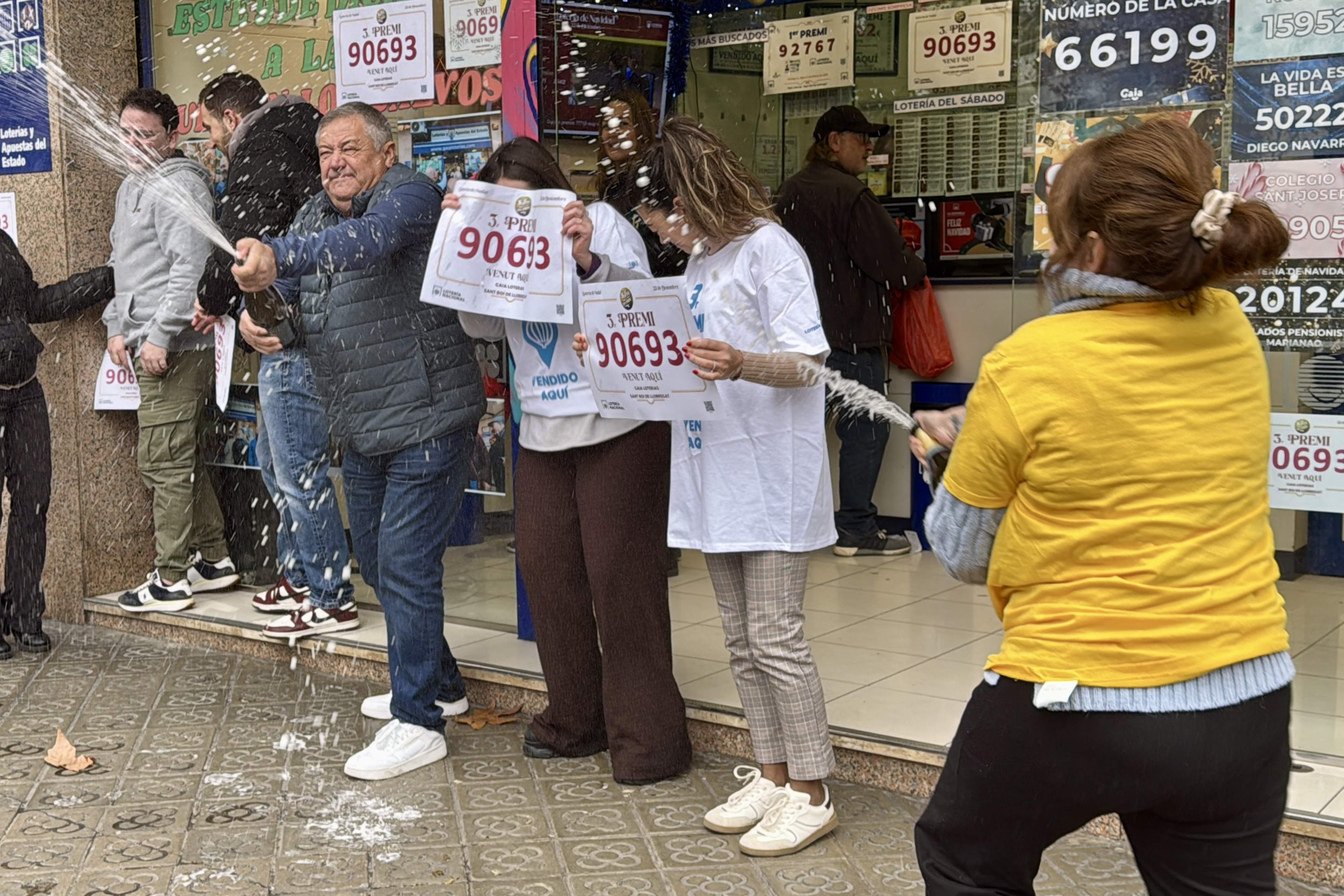 Loteria Nadal 2025, celebracio tercer premi Sant Boi / ACN