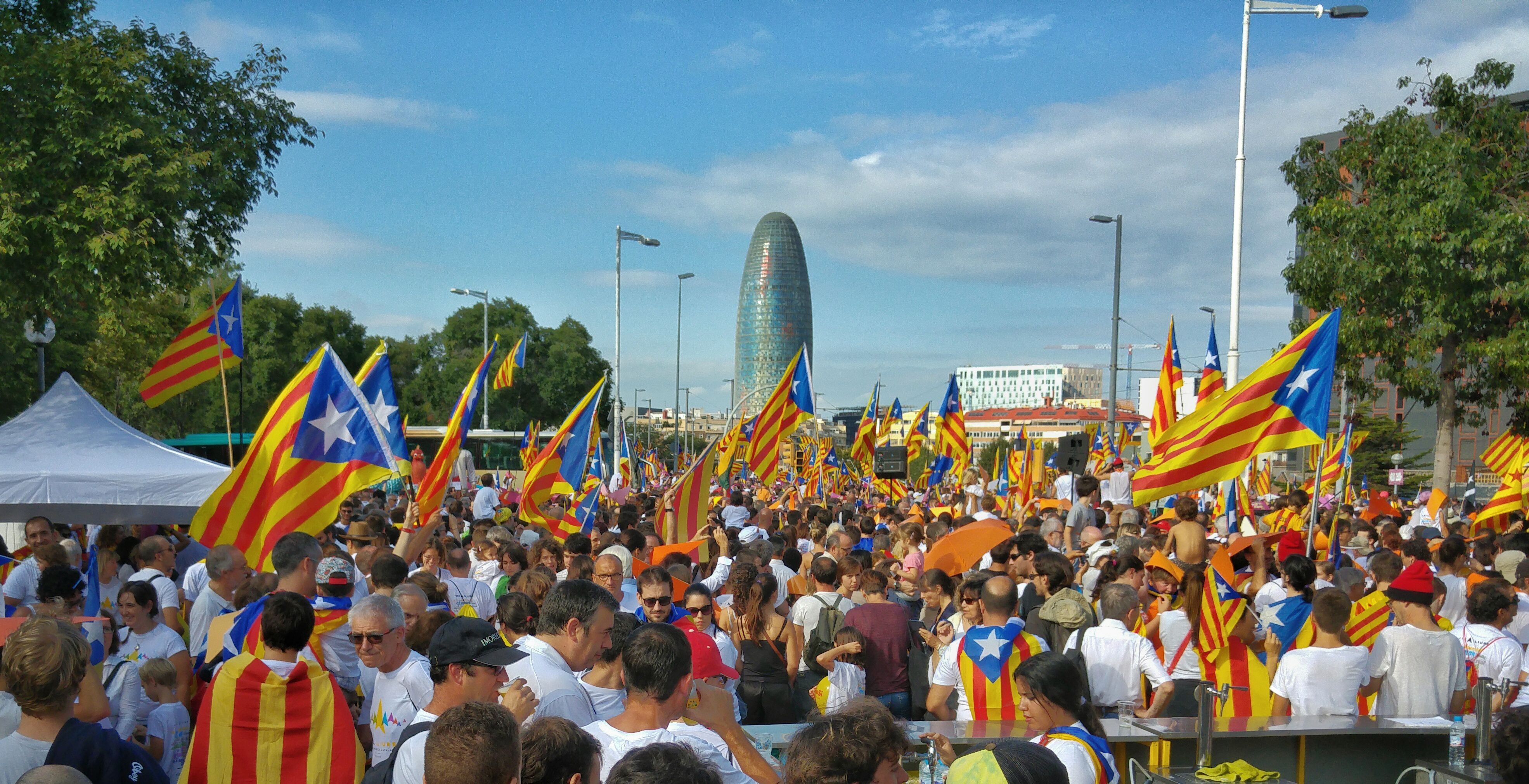 La ANC pide a Puigdemont y Colau que participen en la movilización de la Diada