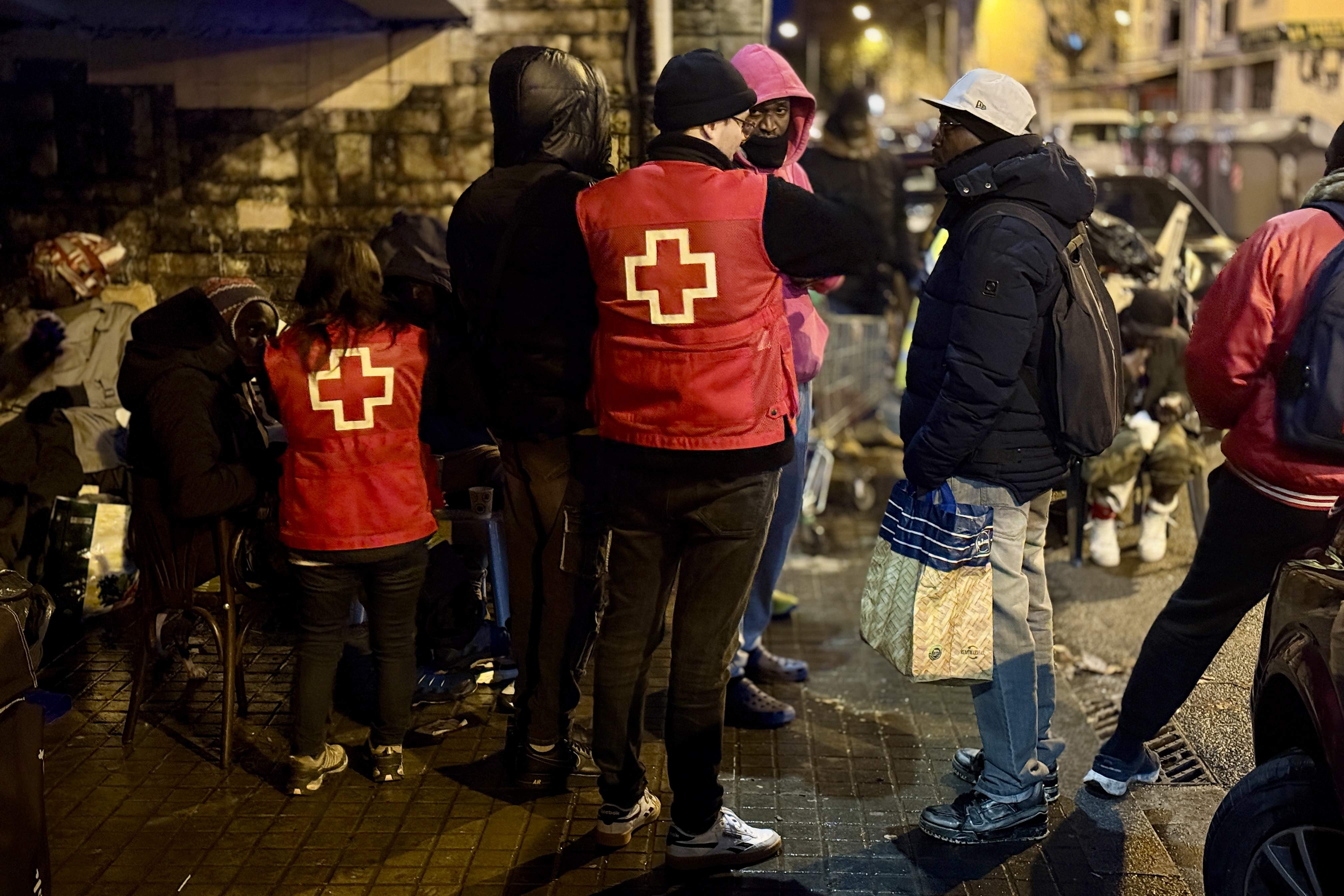 Acord parcial entre Govern i entitats per reubicar bona part dels desallotjats del B9 de Badalona
