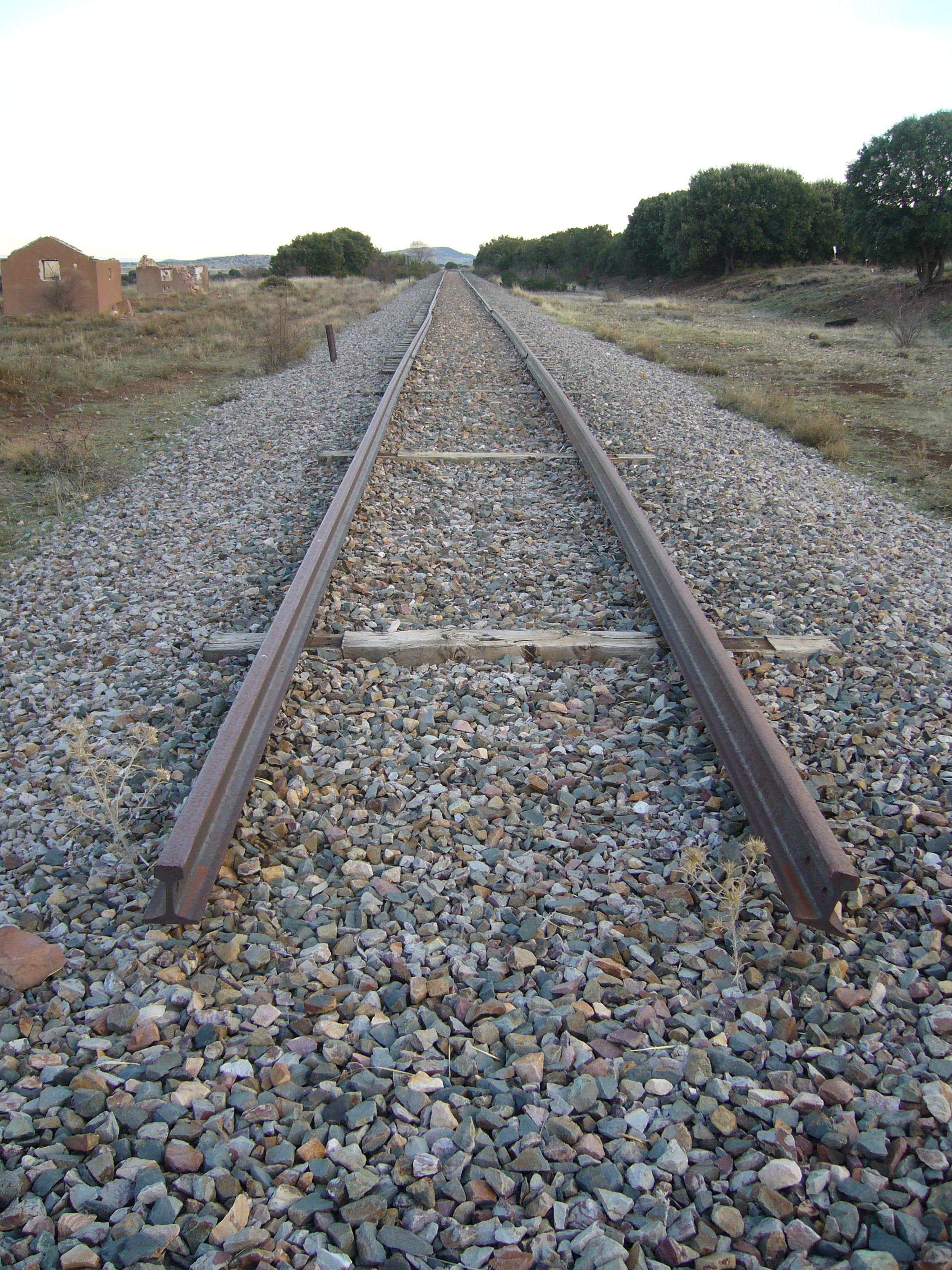 El moviment veïnal reclama la connexió ferroviària Saragossa-Terol-València