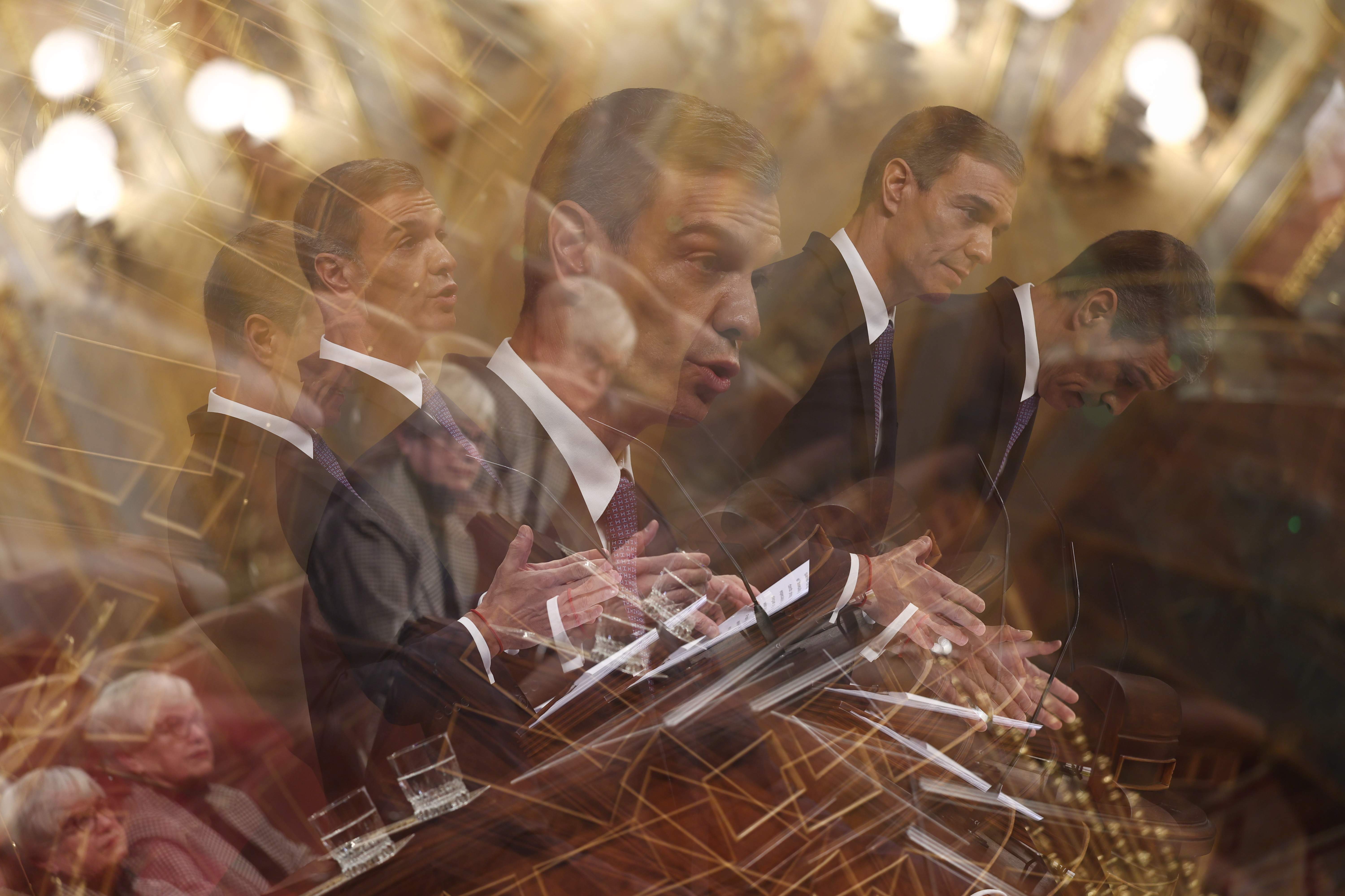 Sánchez enceta un nou any erosionat per la corrupció, l’assetjament i la ruptura amb Junts