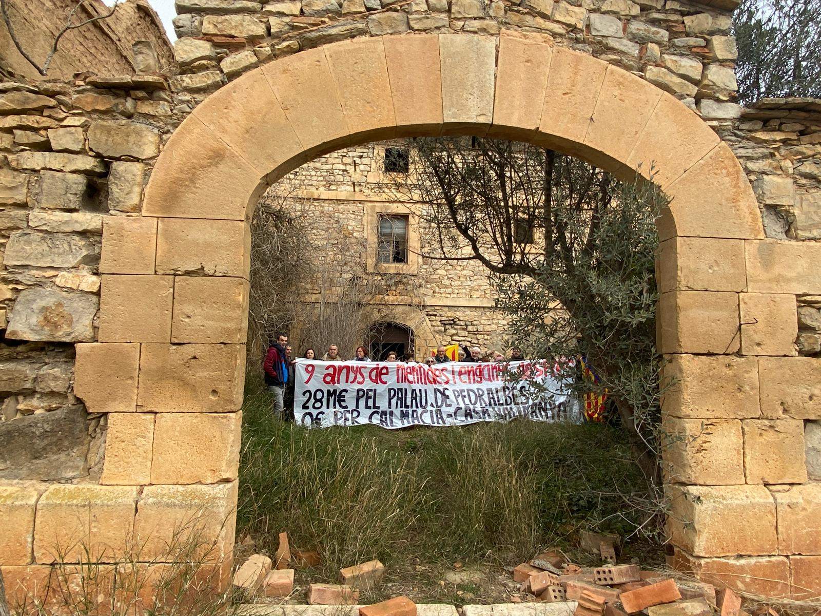 La cifra que mantiene las protestas por la Casa Vallmanya tras "9 años de engaños y mentiras"