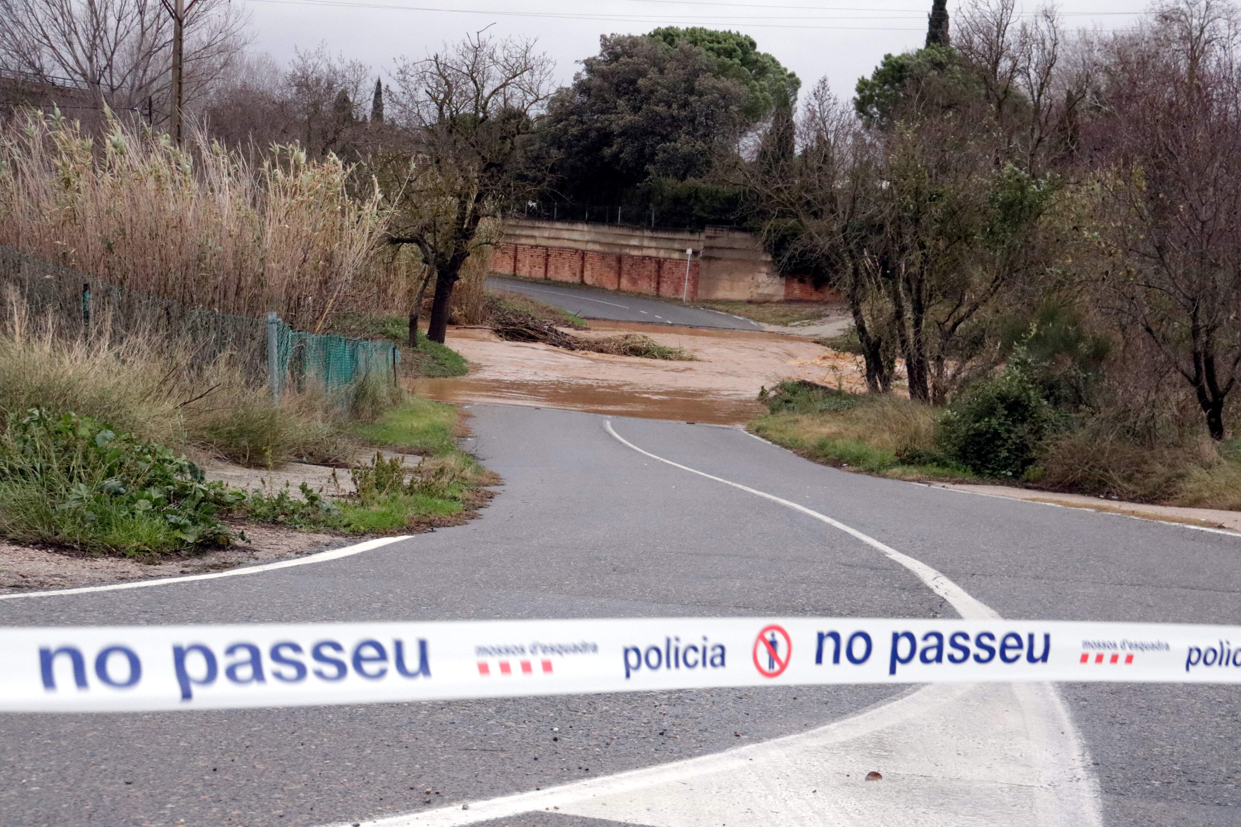 Evacúan una residencia de personas discapacitadas por la crecida de un río: así afecta el temporal a Catalunya