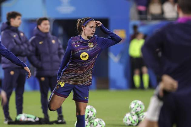 Aitana Bonmati calentamiento Barca